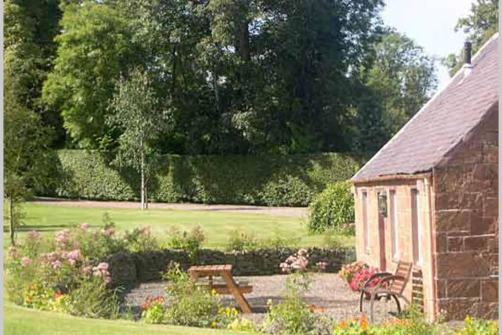 Harleyburn Cottages - Stables And Saddlery Melrose Exterior foto